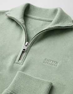 เสื้อสเวตเชิ้ตคอตั้งแบบสวมใส่สบายสำหรับผู้ชาย สีเขียวอ่อน แบรนด์ Oneten Apparels รุ่น Quarter Zip Knitted Pullover - Product Image 4
