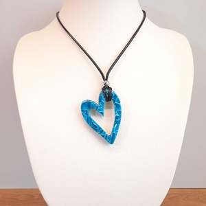 Collier torsadé en résine bleue fait main de luxe avec cordon réglable, cadeau romantique pour femme, accessoires de mode - Product Image 4