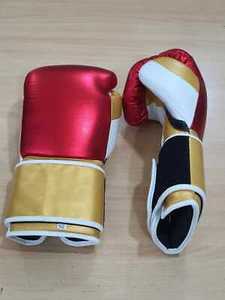 Guantes de Boxeo MMA Personalizados de Alta Calidad, 8oz, Cuero PU, Impermeables, Cierre Exterior, Ajuste Universal - Product Image 4