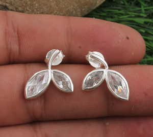 Pendientes de Plata de Ley 925 con Baño de Plata y Circonita Cúbica, Estilo Minimalista y Lujoso para Uso Diario - Product Image 5