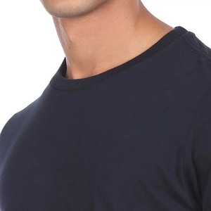 T-shirt pour homme personnalisé, coupe classique, vente en gros, imprimé par sublimation, blanc uni, 100% coton, séchage rapide, respirant, 220g - Product Image 2