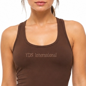 Débardeur personnalisé pour femme en tissu doux, coupe confortable, style actif, débardeur de fitness, tissu léger et qualité supérieure pour femme - Product Image 4