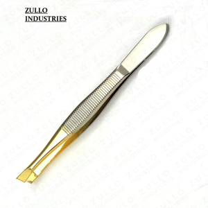 Pinzas de Cejas de Lujo de Acero Inoxidable Dorado con Punta Inclinada, Agarre con Rayas, Logotipo Personalizado, Herramienta de Belleza y Cuidado Personal - Product Image 2