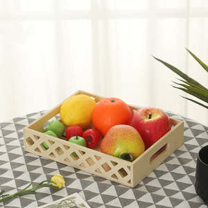 Bandeja Rectangular de Madera Lacada Hecha a Mano con Diseño Floral Azul y Bordes Cortados con Láser, Bandeja Decorativa Sostenible para el Hogar y la Cocina - Product Image 1