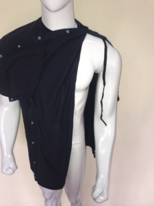 Camisetas de Jersey Lisas Casuales para Hombre, Unisex, 100% Algodón, con Abertura Lateral y en el Hombro, para Postoperatorio y Rehabilitación, Color Azul Marino - Product Image 4