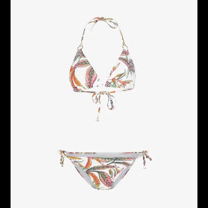 Ensemble de maillots de bain élégants pour femmes, tissu de haute qualité, bikini confortable sans bretelles, ensemble 2 pièces respirant et à séchage rapide, Pakistan - Product Image 4