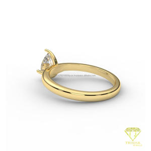 Bague de fiançailles solitaire en moissanite taille poire en or jaune, classique à quatre griffes, pour femme - Product Image 2