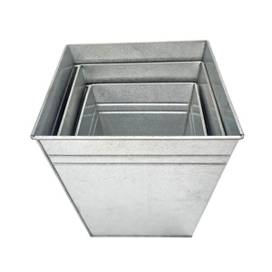 Nuevo y de Lujo: Jardinera Decorativa para Exteriores, Estilo Rústico, Personalizable en Tamaño, Forma y Color - Product Image 1