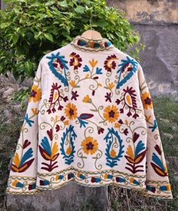 Veste en coton brodée florale pour femme, col mandarin, manches longues, style bohème chic, faite à la main, écologique, vêtement d'extérieur pour le printemps - Product Image 4