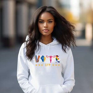 Sudadera con capucha blanca nueva para mujer, con estampado gráfico de hermandad griega, estilo pullover, con mensaje electoral, personalizada para el campus - Product Image 1