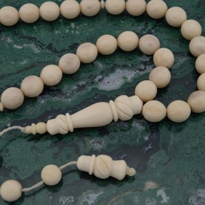 Rosario Islámico Moderno Hecho a Mano con 33 Cuentas de Hueso de Camello Talladas, Ecológico, Tasbih Misbaha WAC-0916 - Product Image 6