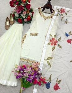 Salwar Kameez Crème avec Dupatta Florale en Faux Georgette, Haut Brodé de Sequins et Sharara avec Dupatta en Organza Tabby - Product Image 1