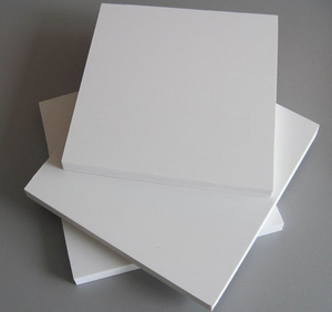 Lámina de Espuma de PVC WPC Blanca de 10 mm de Espesor, Densidad de 0.6 G/cm3, Paneles Ligeros, Muebles Personalizados Decorativos, Origen Vietnam PIMA - Product Image 1