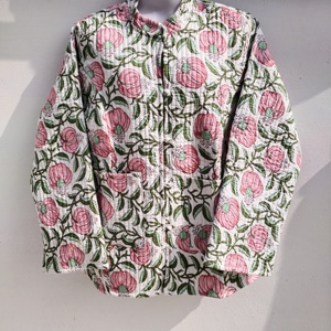 Keshav Handicrafts – Cardigan d'hiver réversible matelassé en coton tissé fait main pour femme, coupe-vent, col mandarin - Product Image 4