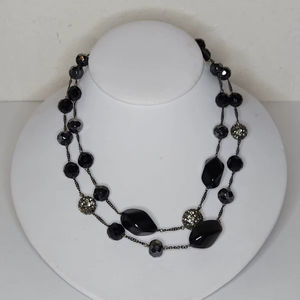 Collier à double rangée de perles noires pour femmes |   Bijoux de mode élégants à plusieurs brins |   Mangalmay Corporation - Product Image 1