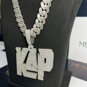 Munjani Impex - Colgante de Plata de Ley 925 con Diamante Corte Baguette, Certificado IGI, Joyería Fina para Hombre, Estilo Cristiano de Lujo - Product Image 2