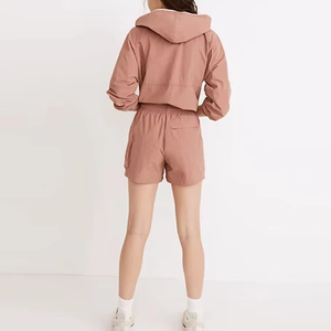 ชุดแจ็คเก็ตและกางเกงขาสั้นกันน้ำ ระบายอากาศได้ดี แห้งเร็ว ผลิตจากโพลีเอสเตอร์  พร้อมโลโก้สั่งทำพิเศษ สำหรับผู้หญิง  ชุดกันลมสำหรับฤดูหนาว  Razers impex - Product Image 5