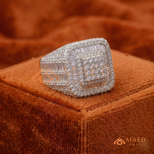 แหวนทรงสี่เหลี่ยมเคลือบสีเงินสีขาวทอง |   สายรัดข้อมือแบบฝังเพชรทรงบาแกตต์และทรงกลม |   เครื่องประดับสไตล์ฮิปฮอปแบบดารา - Product Image 2