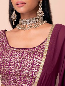 Ensemble de robe brodée semi-cousue en georgette à sequins violet foncé, style Lehenga Choli, pour mariage et banquets - Product Image 6