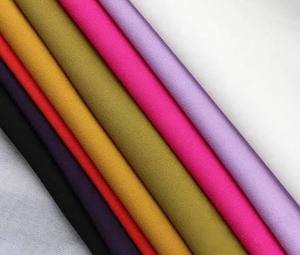 Tissu en crêpe de chiffon 100 % polyester de qualité supérieure, tissé uni, extensible, léger, transparent, pour robes, saris, vêtements de mode, exportateur de textiles - Product Image 1