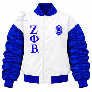 เสื้อแจ็คเก็ตวาร์ซิตี้ผ้าซาตินสีขาว-น้ำเงินสำหรับผู้หญิง Zeta Phi Beta  ติดกระดุมแบบ Snap  แขนพองจับจีบ  ทรงบอมเบอร์แบบนักศึกษา - Product Image 1