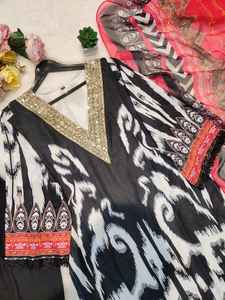 Traje Salwar de Algodón Maslin Indio de Diseño Moderno y Más Vendido, con Bordado Exclusivo, Ropa Étnica Elegante para Mujer para Fiestas - Product Image 4