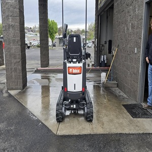 Potente Miniexcavadora Bobcat E10, Diseño Compacto con Rendimiento Hidráulico Confiable para Construcción y Paisajismo - Product Image 1