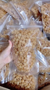 Découvrez un goût authentique avec le longane séché naturellement, une collation fruitée intemporelle qui ajoute de la saveur aux boissons, aux gâteaux et aux bonbons. - Product Image 3