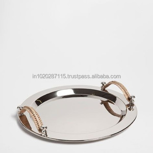 Beau plateau à chocolat en métal de forme ronde avec poignées pour un transport facile pendant les événements de fête - Product Image 3