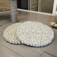 Sous-plat en feutre de laine gris classique de luxe fait main, décoration de table durable, 24 cm de diamètre, tapis et coussinets en laine