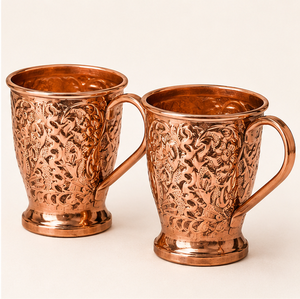 Mug en cuivre pur de haute qualité, fabriqué en Inde, design floral en relief, mug à bière Moscow Mule, vaisselle pour bar - Product Image 1