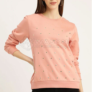 Sudadera de color claro para mujer diseñada para una experiencia de uso fácil que ofrece un ajuste cómodo y un tacto suave - Product Image 4