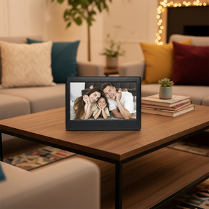 Marco de Fotos Digital Sudex con Pantalla Táctil IPS de 7 Pulgadas, Memoria Integrada, Reproducción de Video y Música, y Reloj - Product Image 3