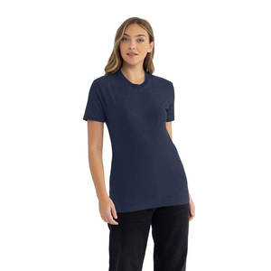 Camiseta Unisex de Algodón CVC de Calidad Profesional, Ecológica y Transpirable, Color Azul Medianoche, 100% Algodón, Personalizable para Hombre, de Level Apparel - Product Image 4