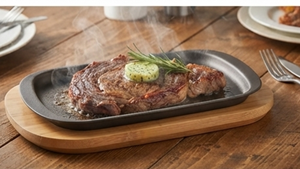 Plat chauffant de style restaurant moderne avec base en bois et plaque de cuisson en fonte pour service à chaud sur table - Product Image 5