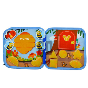 Livre sensoriel en feutre silencieux Peek-a-Boo Puppy Daily Life & Tactile Sensory - Product Image 2