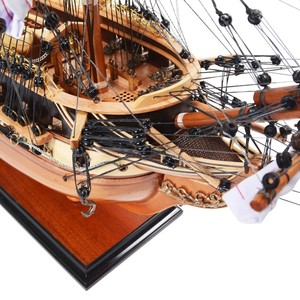 Maqueta de Barco Náutico USS Constitution Pintada a Mano en Cedro para Decoración del Hogar o Regalo - Product Image 3