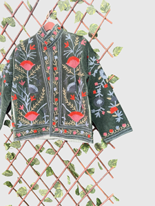 Veste en velours brodée à la main avec des motifs floraux, manches longues, col mandarin, taille plus, vêtements d'automne pour femmes - Product Image 3