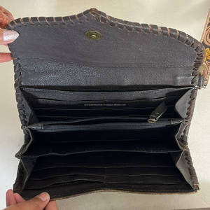 Mejor Oferta: Conjunto de Dos Piezas de Bolso y Cartera de Cuero Grabado a Mano con Diseño de Girasol, Estilo Western, Bolso Bandolera y Conjunto de Equipaje - Product Image 6