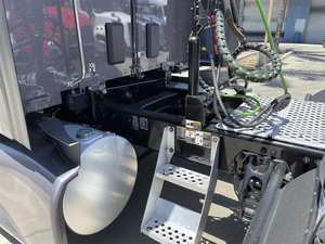 Camion tracteur routier longue portée 6x4 avec cabine couchette, moteur diesel, pour le transport de marchandises - Product Image 5