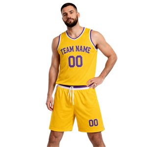 Conjunto de Uniforme de Baloncesto Retro Personalizado en Amarillo, Jersey con Cuello Blanco y Morado, Pantalones Cortos, Nombre y Número del Equipo, Estilo Clásico - Product Image 1