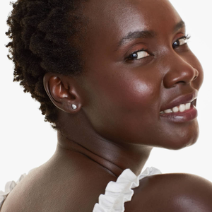 Boucles d'oreilles clous en argent 925 et moissanite, design intemporel, éclat premium, élégance quotidienne, bijoux raffinés pour mariages et soirées - Product Image 5