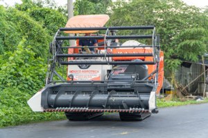 Cosechadora Combinada Kubota DC108X de Alta Capacidad, Máquina Comercial para la Cosecha de Arroz para Grandes Operaciones Agrícolas - Product Image 4