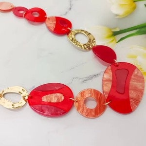 Collar de Perlas de Resina con Diseño de Ángel, Ecológico, Hecho a Mano, Diseño Personalizado, Joyería de Moda de la India, Chapado, para Bodas y Otras Ocasiones - Product Image 1