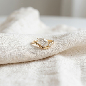 Bague solitaire classique en or 18 carats avec diamant de laboratoire taille poire certifié IGI, bande torsadée, bijoux de fiançailles et de mariage, 3,3g - Product Image 3