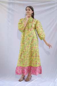 Robe maxi en coton 100% faite à la main en Inde pour femmes, tissu léger et respirant, imprimé floral, ODM, à porter au quotidien - Product Image 2