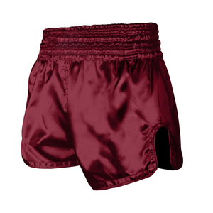 Shorts d'entraînement en satin de qualité supérieure pour le Muay Thai, avec des accents de finition noirs classiques pour des shorts de Muay Thai professionnels. - Product Image 1