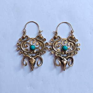 Pendientes Colgantes de Filigrana de Serpiente en Turquesa Dorada, Joyería Étnica Boho Ornamentada, Venta al Por Mayor - Product Image 1
