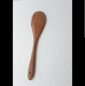 Cuillère en bois naturel de qualité alimentaire pour la cuisson et le service, non toxique, inodore et idéale pour les cuisines modernes - Product Image 1