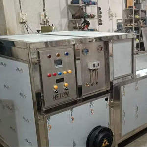 Machine industrielle électrique de moulage de confiseries glacées avec système de refroidissement multi-cavités pour desserts en grande quantité - Product Image 1